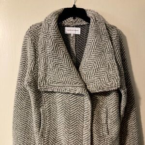 Cupcakes and Cashmere jacket; Size L; gray/white